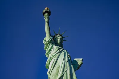 Статуя свободы изолированная на белой предпосылке Стоковое Фото -  изображение насчитывающей америка, йорк: 46726878