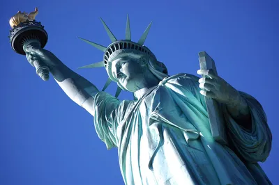 Почему Статуя Свободы зеленая | Переулки истории | Дзен