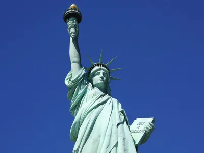 Где находится Статуя Свободы? Любопытные факты о символе США