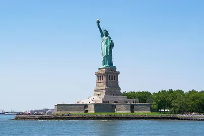 Все мы знаем, что статуя Свободы расположена в Нью-Йорке. Но не только!  Итак, самую известную статую французы подарили американцем к юбилею… |  Instagram
