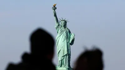 Нью-Йорк и статуя свободы, …» — создано в Шедевруме
