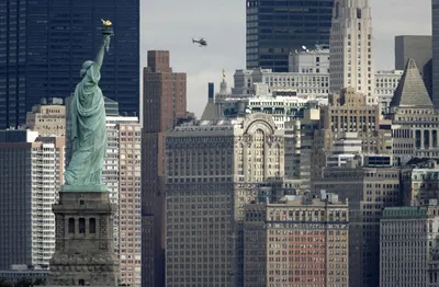 Ньюйорк Город Горизонта Статуя Свободы — стоковые фотографии и другие  картинки Нью-Йорк - Нью-Йорк, Статуя свободы, США - iStock