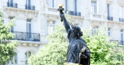 Одной не хватило: Франция пошлет еще одну Статую Свободы в США