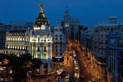 Испания по-русски - Мадрид - столица Испании и самый ее крупный город  ежегодно привлекает внимание миллионов туристов со всего мира. Обаятельные  старые кварталы, традиционные рестораны и литературные кафе. Страстное  фламенко, оживленная Пласа
