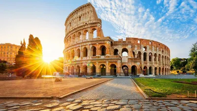 TravelLife - 🇮🇹Вечный город. Италия. 📌 Рим - столица Италии и региона  Лацио, один из красивейших и интереснейших городов мира. Вечный город  расположен на легендарных семи холмах на реке Тибр примерно в