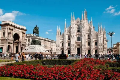 Турин первая столица Италии - В 1861 году Турин стал столицей объединенной  Италии. В 1865 году столицу перенесли во Флоренцию, а в 1870 году - в Рим!  Таким образом, Турин оставался столицей