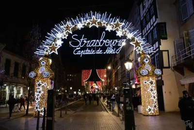 Рождество В Страсбурге Франция — стоковые фотографии и другие картинки  Страсбург - Страсбург, Рождество, Рождественный рынок - iStock