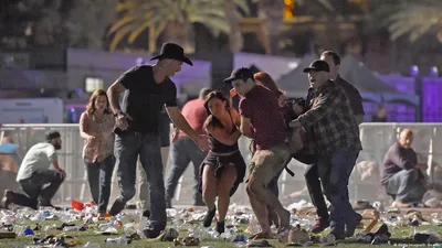При стрельбе в Лас-Вегасе погибли около 60 человек – DW – 02.10.2017