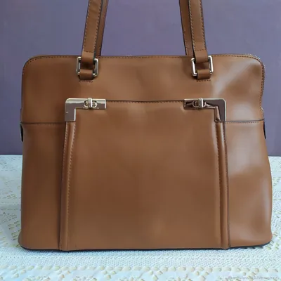 В наличии 🤍 Универсальная и утонченная, эта сумка станет обязательным  дополнением к вашей линейке сумок.🌸 ——————————————- ▪️Фурнитура… |  Instagram