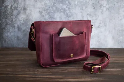 Заказать женскую сумку на плечо из натуральной кожи бордового цвета Bloom в  интернет магазине GINZO с доставкой по Москве и по всей России
