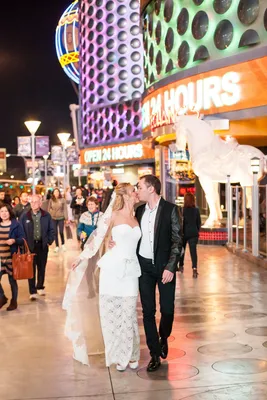 Необычная свадьба в Лас-Вегасе » 24Warez.ru - Эксклюзивные НОВИНКИ и РЕЛИЗЫ