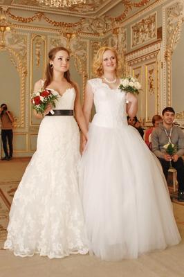 Летом Дворцы бракосочетания в Петербурге будут работать до позднего вечера  - Российская газета