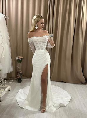 Красивое свадебное платье с разрезом купить в Москве