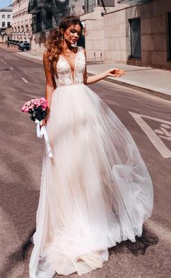Купить Свадебное платье со шлейфом в цвете айвори в Челябинске в ШоуРуме  платьев по выгодной цене
