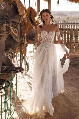 Свадебное платье с корсетом в стиле бохо артикул 211414 цвет белый👗  напрокат 6 900 ₽ ⭐ купить 70 000 ₽ в Санкт-Петербурге