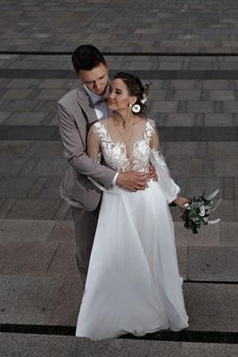 Свадебное платье в Красноярске - Барахолка вещи из рук в руки мужская одежда