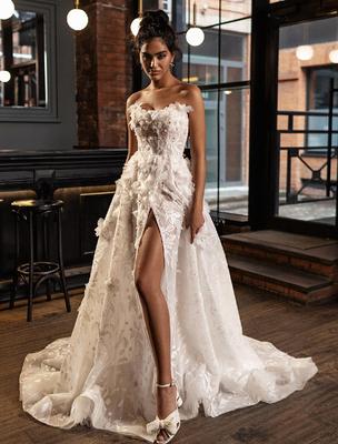 Облегающее свадебное платье Bianca купить в Москве - свадебный салон Etna  Bride