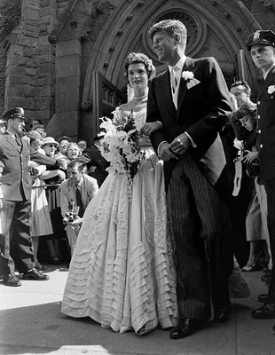 20 самых красивых свадебных платьев королевских особ | Свадебные платья,  Красивые свадебные платья, Винтажное свадебное платье