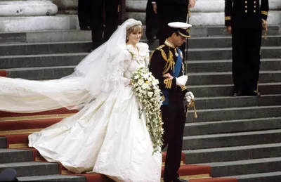 От Кеннеди до Миддлтон: 15 самых красивых свадебных платьев звезд за  последние 70 лет
