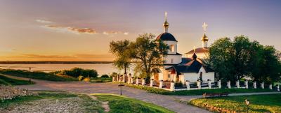 ОТЕЛЬ | КАЗАНЬ on Instagram: \"Остров град Свияжск👌 ⠀ Свияжск — это  старинный уездный город в Татарстане. Его часто сравнивают с островом  Буяном из сказки Пушкина. ⠀ 🔺На остров приезжают ради красивых