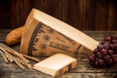 Parmagiano выдержанный сыр из Италии купить по цене 17800 тг/кг
