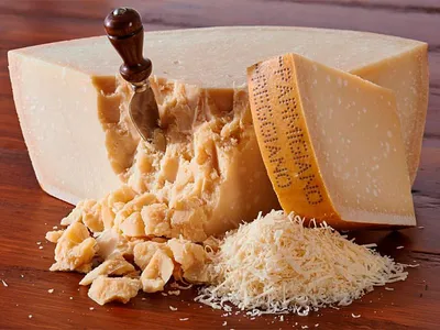Ярмарка крафтового сыра «СырДвор: Италия на сырной тарелке»