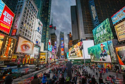 Как встретить Новый год на Таймс Сквер. Падение шара на главной площади  Нью-Йорка — Нью Йорк Гид