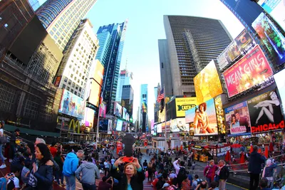 Crowded time square hi-res stock photography and images - Alamy