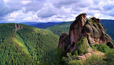 File:Takmak rock massif from the west side (Stolby reserve, Krasnoyarsk  krai) 4Y1A8731 (28284303841).jpg - Wikimedia Commons