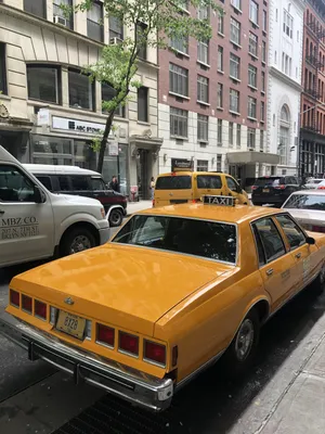 Uber and Lyft cars now outnumber yellow cabs in NYC 4 to 1 - Curbed NY
