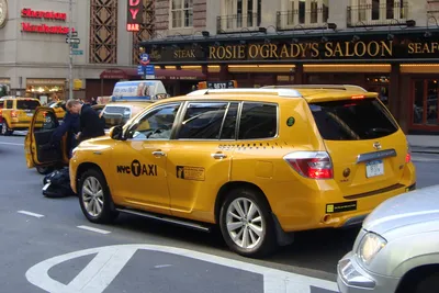 First NYC taxi fare hike in 10 years begins Monday - CBS New York