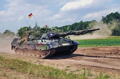 В Швейцарии утвердили передачу 25 танков Германии с условием не давать их  Украине | За рубежом | ERR
