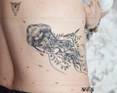 Татуировки, вдохновленные странными сюжетами
