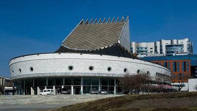 Новосибирский театр «Глобус» заявил о попытке «рейдерского захвата» –  Коммерсантъ Новосибирск