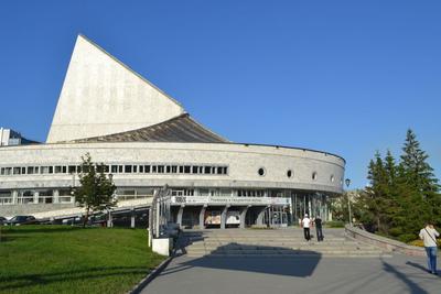 Новосибирский академический молодёжный театр «Глобус»