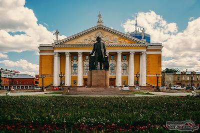 Театр и музей Челябинска украсили Z-символикой. Фото
