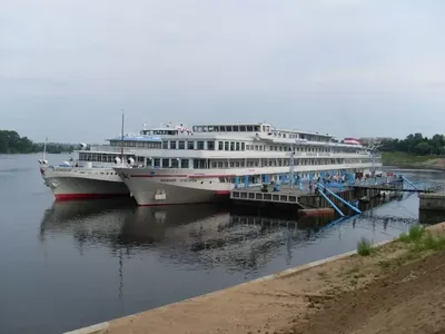 Теплоход “Нижний Новгород” (проект 301).