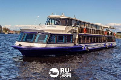 Экскурсии по рекам и каналам на теплоходе в Санкт-Петербурге: цены,  бронирование