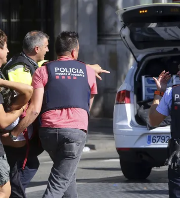 Теракт в Барселоне: есть убитые и раненые, захвачены заложники - Новости на  KP.UA