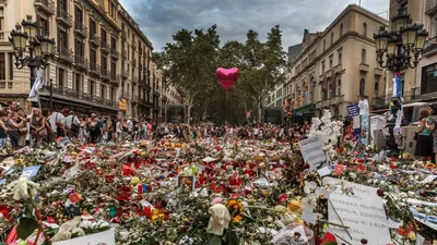 Теракт в Барселоне | Фотогалереи | Известия