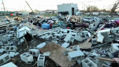 Торнадо уничтожил целый город в США. В двух штатах погибли больше 20  человек — Секрет фирмы