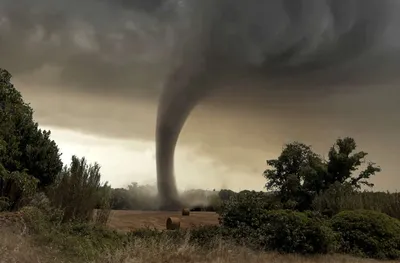 Разрушительный торнадо в США, апрель 2022 - видео