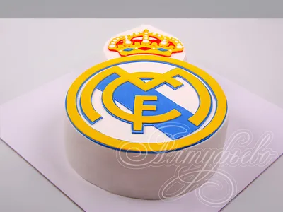 Торт Real Madrid с короной 07063122 стоимостью 7 750 рублей - торты на  заказ ПРЕМИУМ-класса от КП «Алтуфьево»