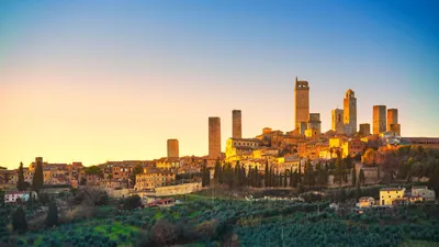 Традиционная Тоскана - пейзаж с виноградниками осени Италия Стоковое  Изображение - изображение насчитывающей индустрия, панорама: 96687577