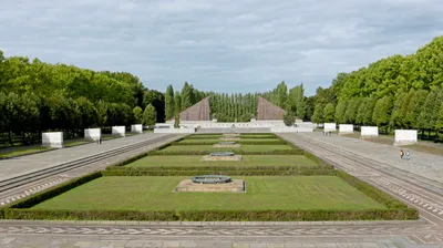 Трептов-парк - мемориал советским солдатам в Берлине | Пикабу