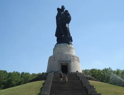 Германия: поездка в Берлин в 2001 году. Трептов парк (часть 1) | Мои  любимые путешествия | Дзен