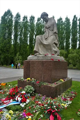Трептов парк в Берлине: памятник воину освободителю | 33ways: путешествия и  впечатления | Дзен