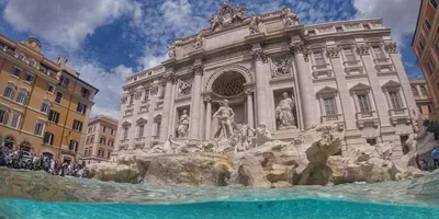 La Dolce Vita... Фонтан Треви (Fontana di Trevi) самый крупный фонтан Рима  и его жемчужина. Название Trevi… | Фонтан треви, Самые романтические места,  Италия отдых