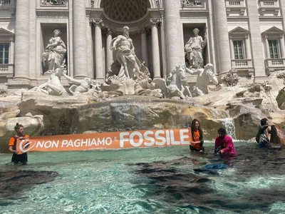 Galina - Раннее утро. 🔹Fontana Di Trevi🔹 Фонтан Трэви. Он прекрасен!😍❤️  И подтверждение этому 1.5 млн евро, которые ежегодно вылавливают из Трэви  итальянские власти, после брошенных в фонтан монет путешественников,  мечтающих вернуться!🙀