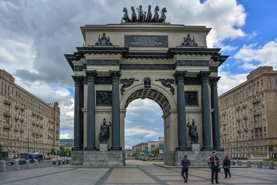 File:Триумфальная арка в Москве.jpg - Wikimedia Commons